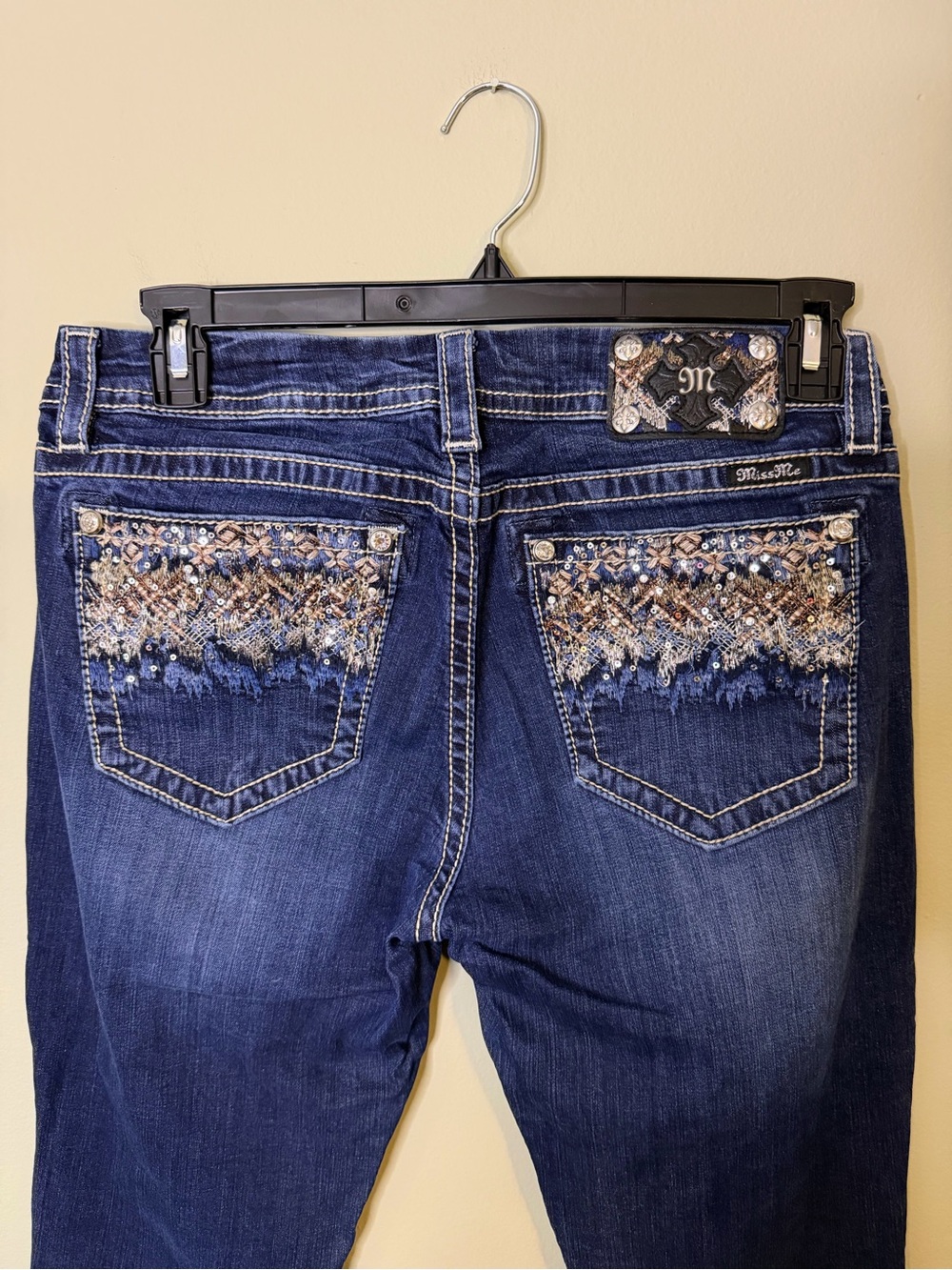 Gorgeous Miss Me Standard Skinny Jeans With Embellished Pockets 31” Inseam